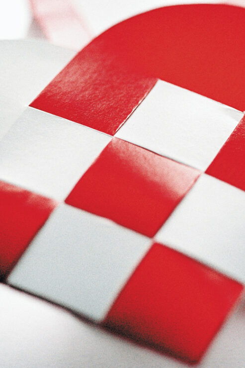 Copenhagen: Paper Hearts Weaving Activity - Workshop Experience