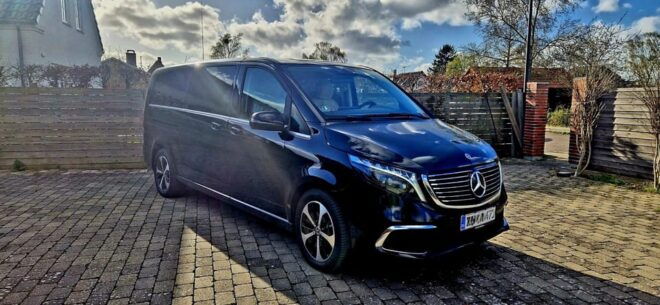 Copenhagen: Private Transfer Airport To/from Copenhagen City - Luggage Handling and Guided Sightseeing