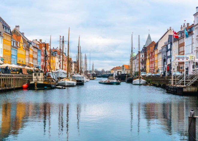 Copenhagen: Private Walking Tour With Amalienborg Palace - Important Information