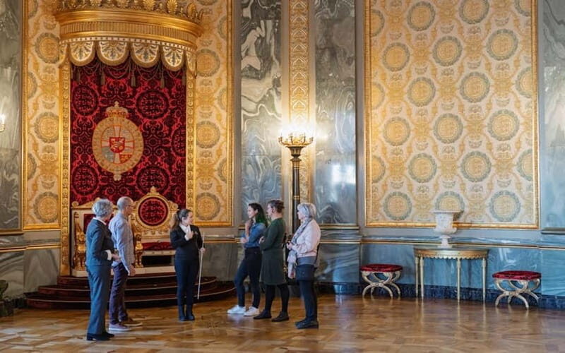 Copenhagen: Rosenborg and Christiansborg Palaces Tour in Spanish - Practical Aspects and Tips for Travelers