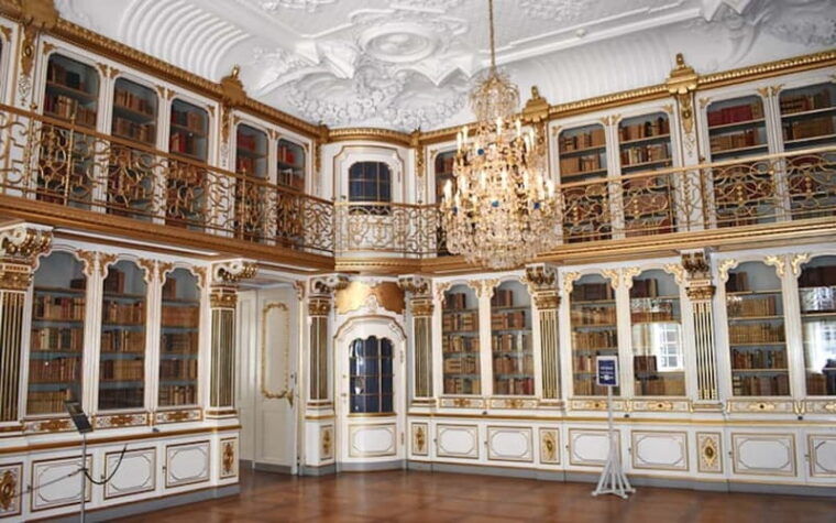 Copenhagen: Rosenborg and Christiansborg Palaces Tour in Spanish - FAQ