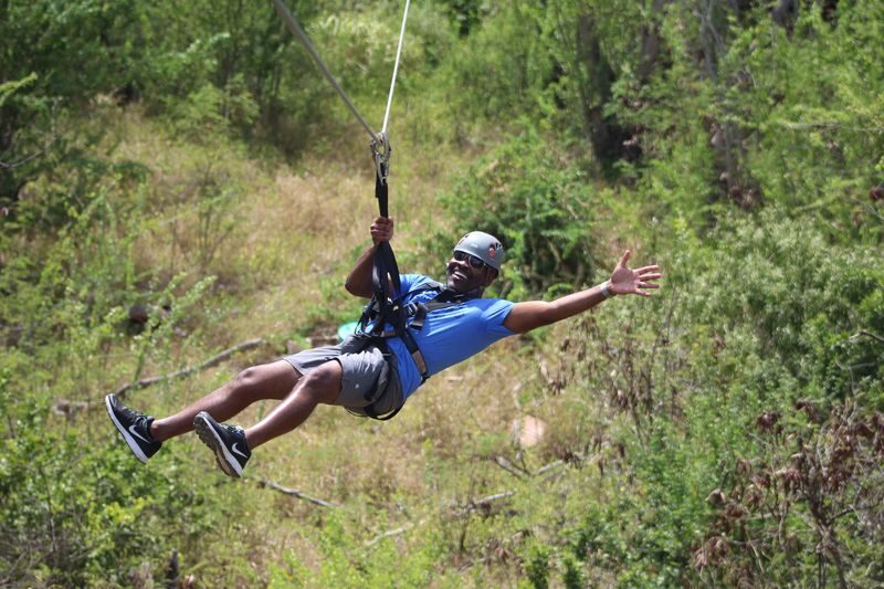 Coral Crater 6-Zipline Tour in Oahu - Six flights, from 300 to 1,000 feet