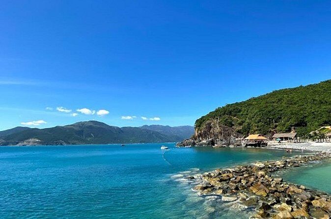 Coral Reef Snorkeling and Floating Bar Party from Nha Trang - FAQ