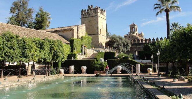 Cordoba: Alcazar Guided Tour and Skip-the-Line Ticket - Selecting Participants and Date