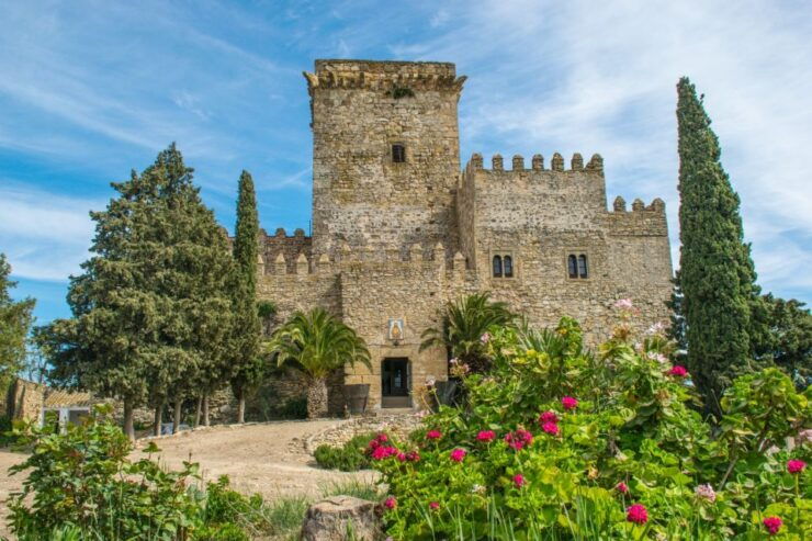 Córdoba: Ducal Castle Guided Walking Tour - Experience Highlights