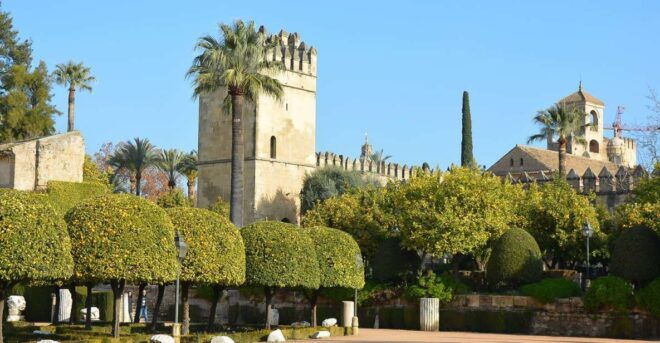 Cordóba: Gardens & Fortress of Catholic Monarchs Guided Tour - Starting Location and Duration