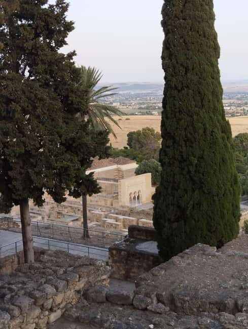 Córdoba: Guided Tour Medina Azahara at Dusk - Córdoba: Guided Tour Medina Azahara at Dusk