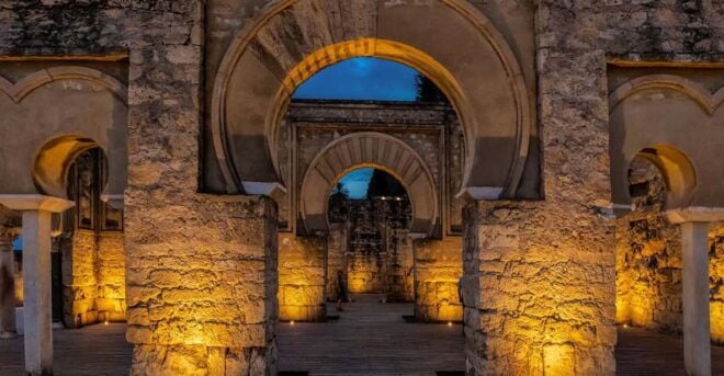 Cordoba: Guided Tour of Medina Azahara at Night - Transportation Options