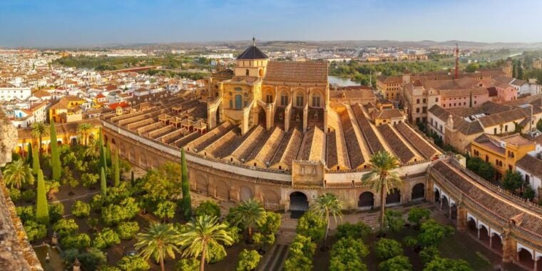 Cordoba in 1 Day: Walking Tour With Digital Guide - What to Expect From the Audio Guide