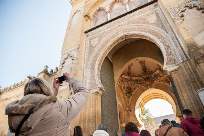 Cordoba: Jewish Quarter and Mosque-Cathedral Guided Tour - Full Description