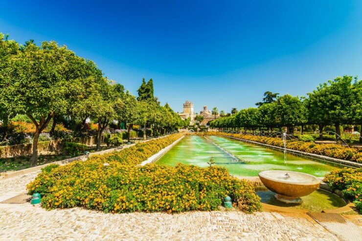 Córdoba: Jewish Quarter, Synagogue, Mosque, and Alcázar Tour - Experience Highlights