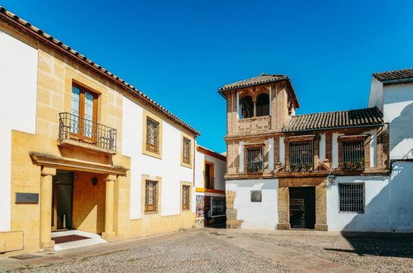 Córdoba: Jewish Quarter, Synagogue, Mosque, and Alcázar Tour - Common Questions