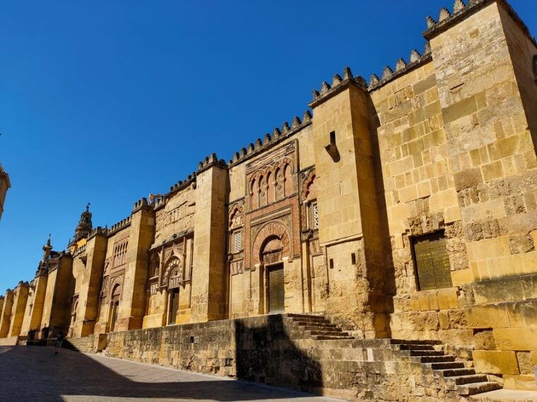 Cordoba: Mosque-Cathedral and Jewish Quarter Guided Tour - Exploring the Jewish Quarter