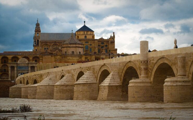Córdoba: Private Guided Walking Tour - Accessibility and Cancellation Policy