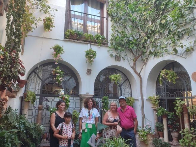 Córdoba: San Basilio Festival of the Courtyards Walking Tour - Testimonials