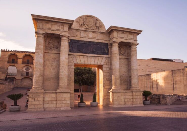 Córdoba: Scavenger Hunt and City Highlights Walking Tour - Activity Details