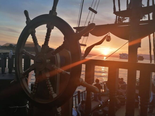 Corfu: 2hrs Sunset Cruise - Corfu Town Coastline & 2 Islands - Scenic Highlights