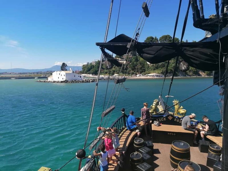 Corfu Town: 75 min. Pirate Ship Cruise around Corfu town - In-Depth Look at the Itinerary