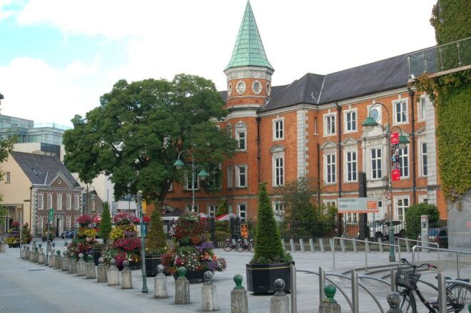 Cork: Guided Historical Walking Tour - Notable Landmarks and Monuments