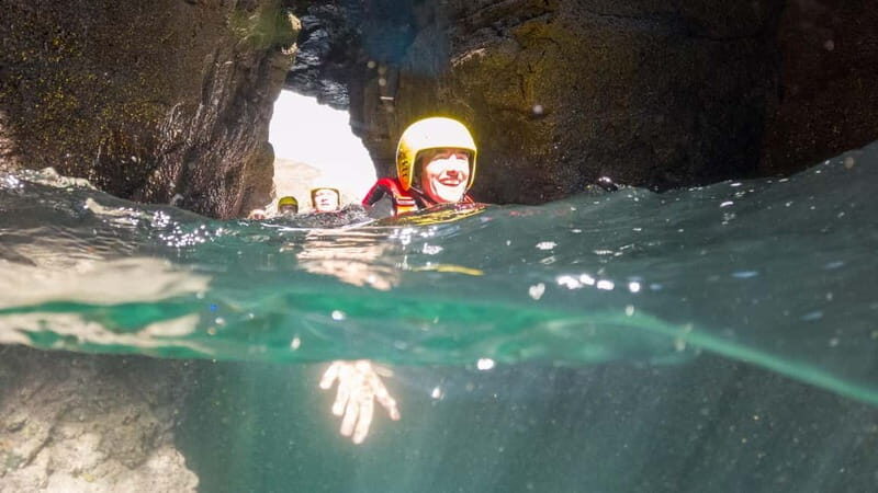 Cornwall: Coasteering & Cliff Jumping Adventure - Cornwall: Coasteering & Cliff Jumping Adventure — An Authentic Guide to Thrills and Natural Beauty