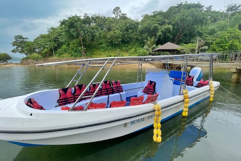 Coron Island Hopping Speedboat Tour - What the price buys, and what it does not