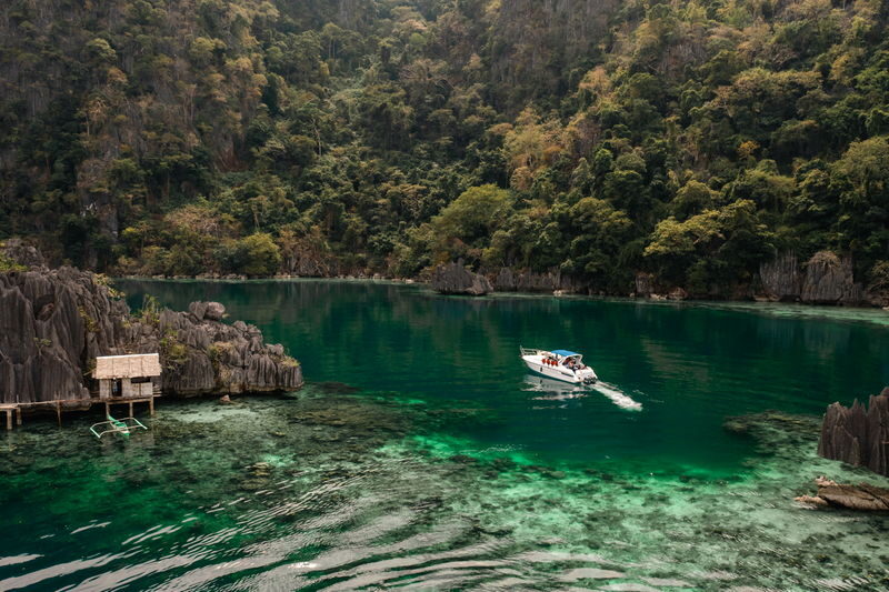 Coron Island Hopping Yacht Tour - Service can make the day, but check the boat