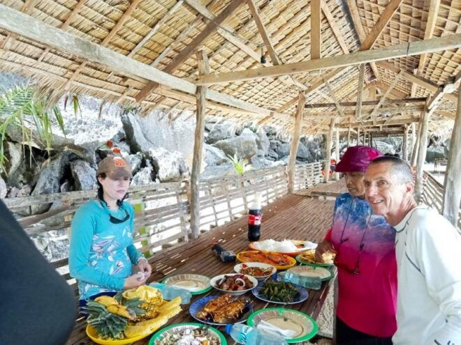 Coron: Reef and Wrecks Tour - Full Day W/ Buffet Lunch - Diving Levels and Options