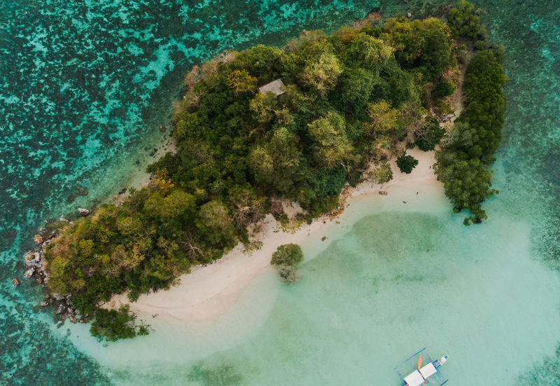 Coron Ultimate Island Day Tour - Atwayan Beach: lunch with the boat crew