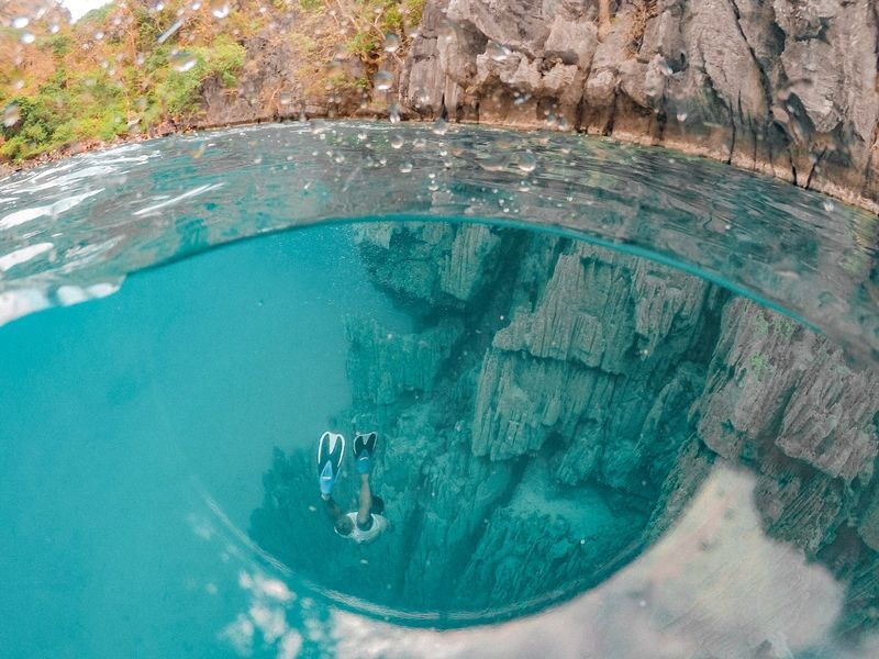 Coron Ultimate Tour - The Skeleton Shipwreck and its marine life