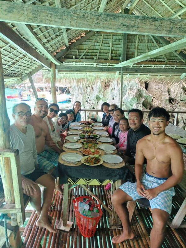 CORON:ISLAND TOUR A Lakes and Snorkeling with Corals - FAQ Section