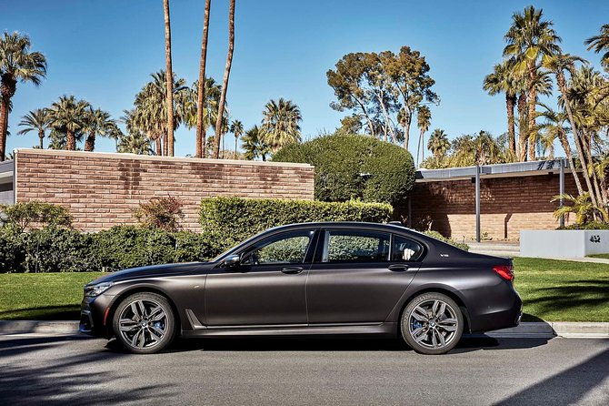 Corporate Car Hire Melbourne Airport To CBD - Cost-effective Solutions for Business Travel