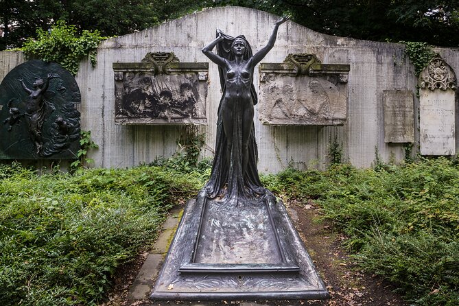 Corpses, Leprosy, Lucifer 75-minute Tour at the Old Cemetery - Cancellation and Changes Policy