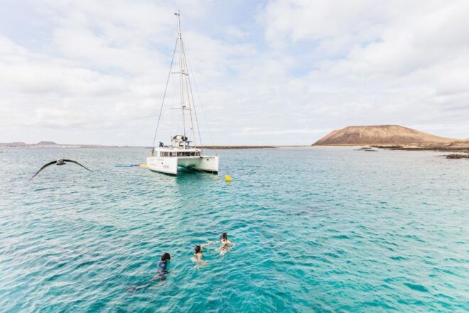 Corralejo: Sail for Lobos Island With Drinks and Snorkeling - Customer Reviews