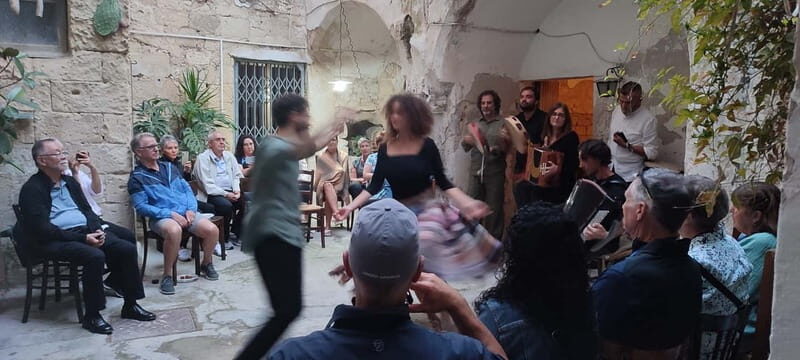 Corso di Pizzica : ballo tipico salentino con degustazione - The Experience in Detail: What You Can Expect