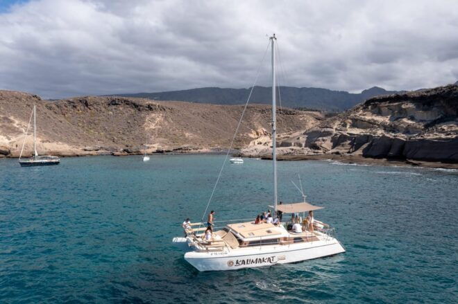 Costa Adeje: Catamaran Tour, Snorkelling, Snacks & Drinks - Included Amenities