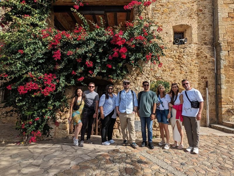 Costa Brava and Medieval Girona Day Tour from Barcelona - What the small group changes