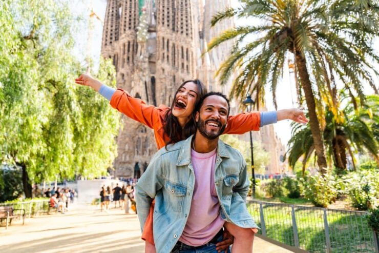Costa Brava: Barcelona Panoramic Highlights Tour - Tour Highlights and Itinerary