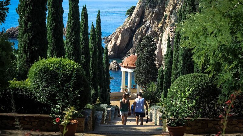 Costa Brava Small Group Tour with Traditional Lunch - What Makes This Costa Brava Day Worth Considering