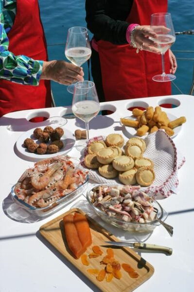 COSTA SMERALDA WITH 15 METERS VINTAGE SAILBOAT WITH APERITIF - Customer Feedback