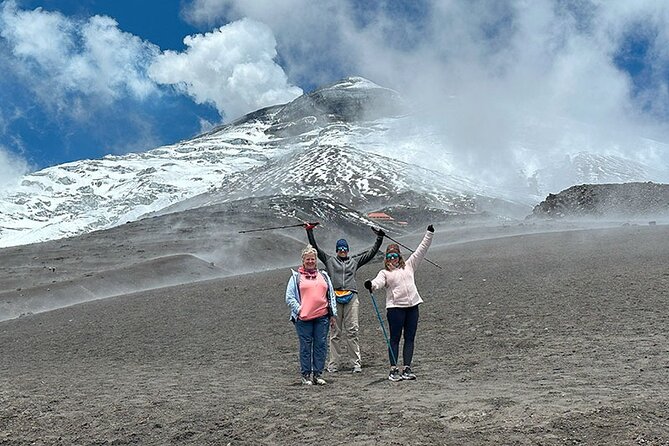 Cotopaxi and Quilotoa Tour From Quito - Itinerary Overview