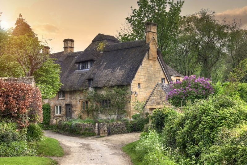 Cotswolds Countryside Day Tour - Guides can shape the day
