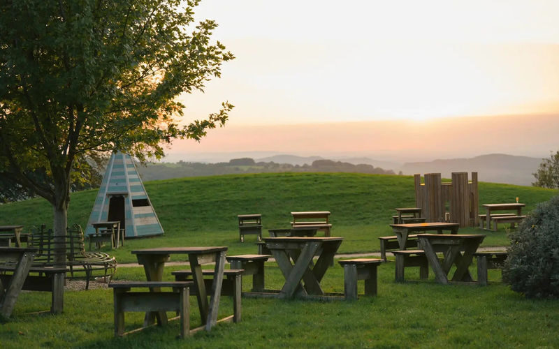 Cotswolds Full-Day Small Group Villages Exploration - What the guide adds