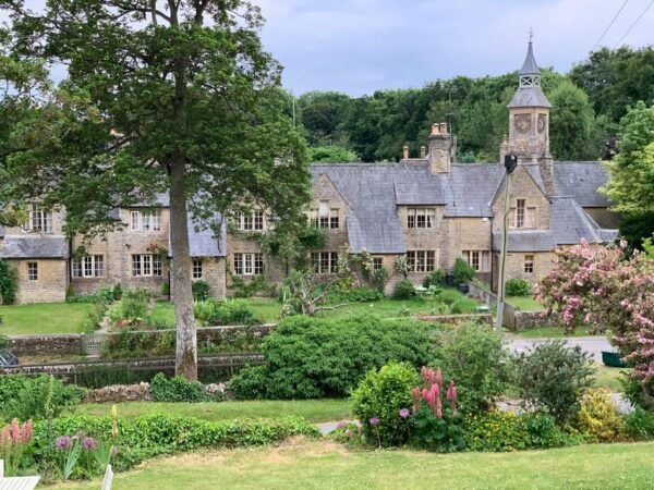 Cotswolds: Tour of Cotswolds Self Guide - Sedan - Luxury Transportation