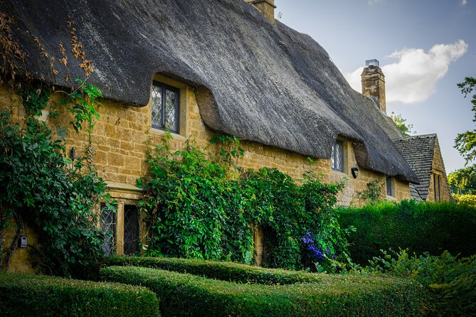Cotswolds Village Private Car Tour and Photoshoot - Operating Hours