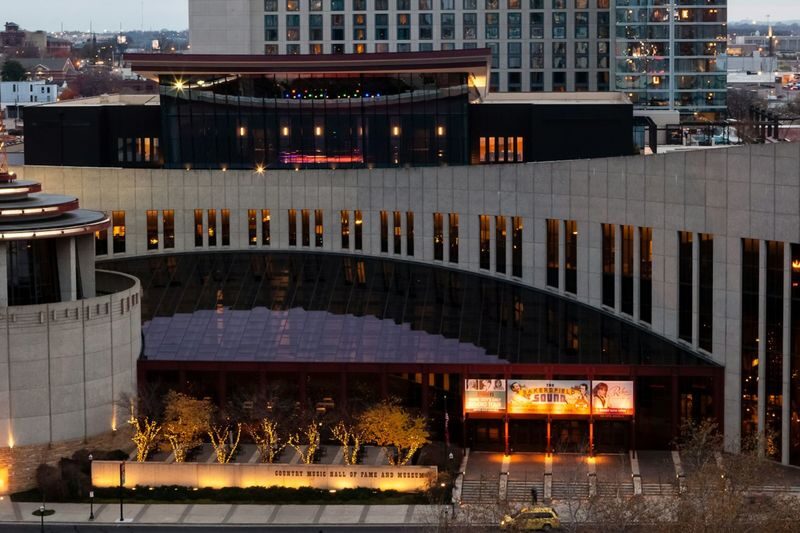 Country Music Hall of Fame and Museum Ticket - Instruments, costumes, and the limits of display