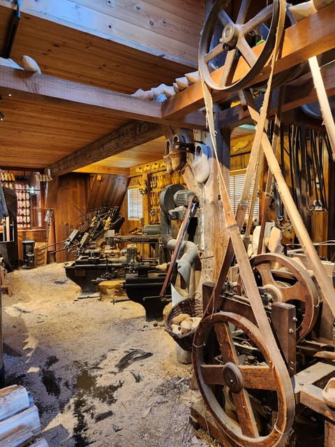 country side(zaanse schanse),windmills cheesefarm & Volendam - Good To Know