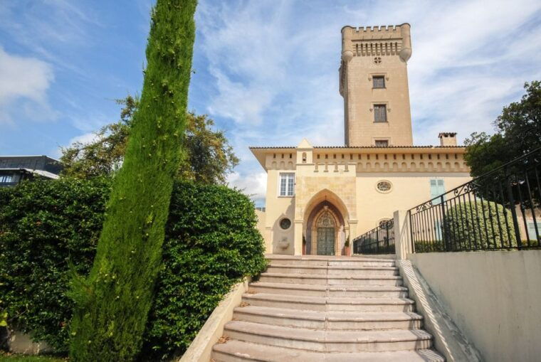 Countryside and Wine Tasting Day Tour - Transportation and Group Size
