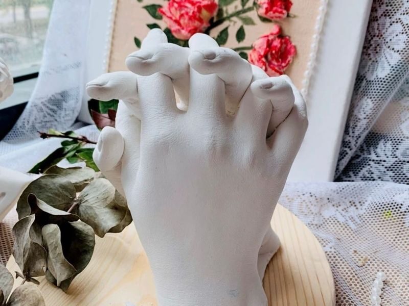 Couple Hand Molding by Forever Twenty DIY Studio in Johor Bahru - The hand sculpture is the main event