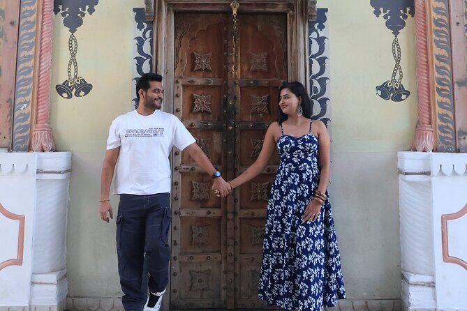 Couple Photoshoot in Jaipur Iconic Locations - FAQs