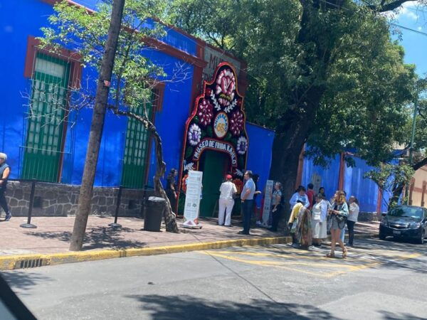 COYOACAN: FRIDA KAHLO STEPS IN COYOACAN AND SAN ANGEL CDMX - Meeting Point and Transportation